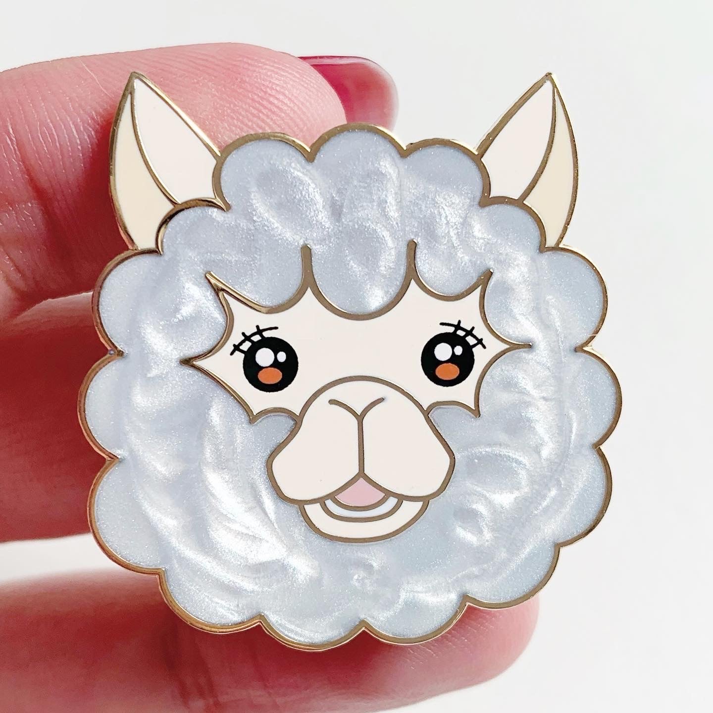 Idol Pet Pin - School Alpaca